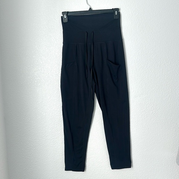 Fabletics Body Shaping Athletic Black Pants Size S Women’s - Picture 1 of 11